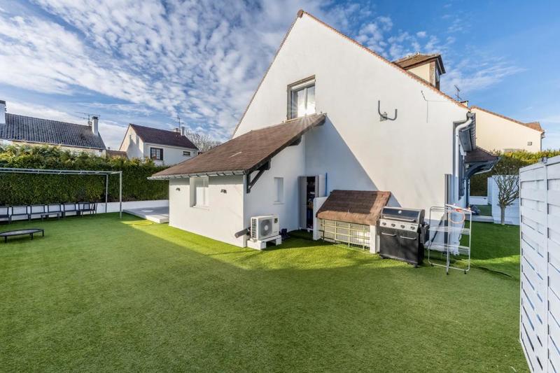 Maison - 158 m² - 10 pièces