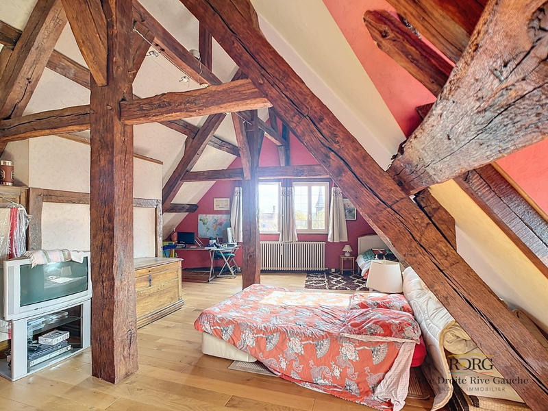 Maison - 214 m² - 8 pièces