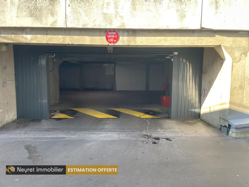 Parking / Garage - 14 m²