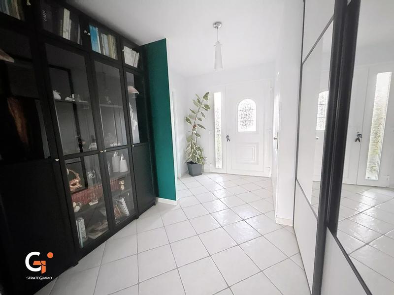 Maison - 215 m² - 7 pièces