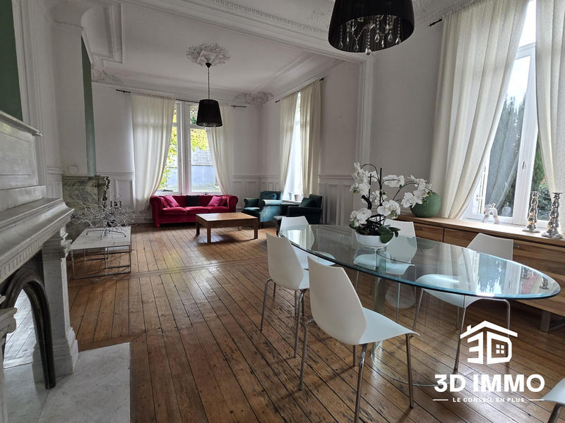 Maison - 277 m² - 9 pièces