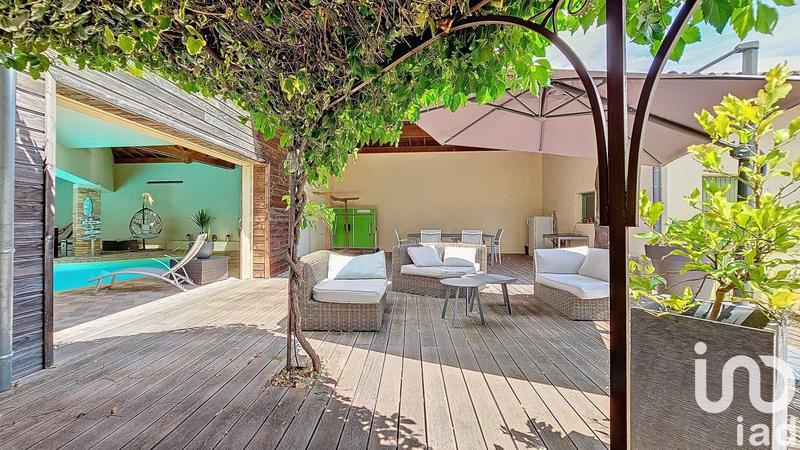 Maison - 277 m² - 10 pièces