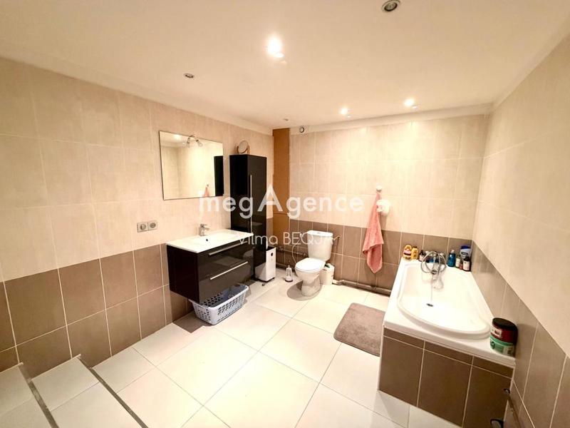 Pavillon - 190 m² - 7 pièces