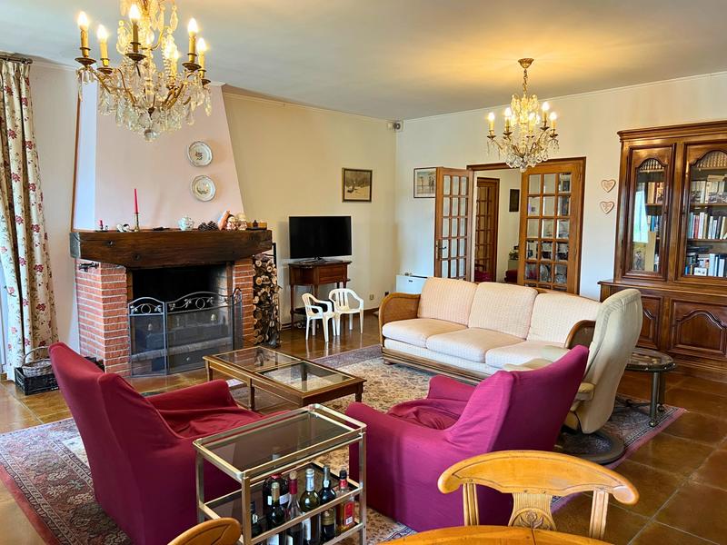 Maison - 221 m² - 5 pièces