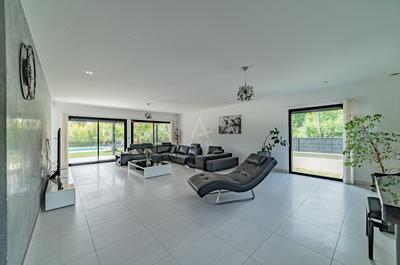 Maison contemporaine - 290 m² - 5 pièces