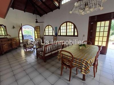 Maison - 365 m² - 9 pièces