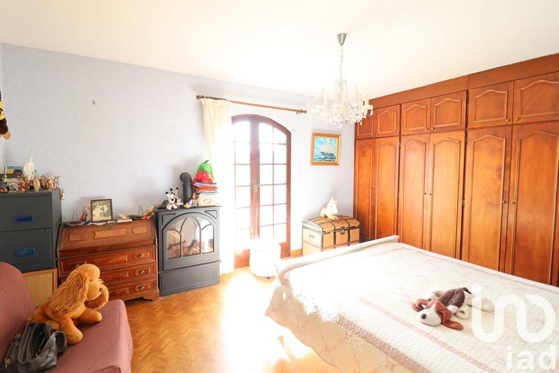 Maison - 240 m² - 6 pièces