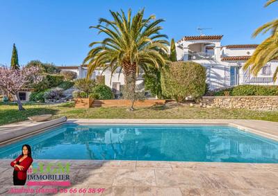 Villa - 230 m² - 6 pièces