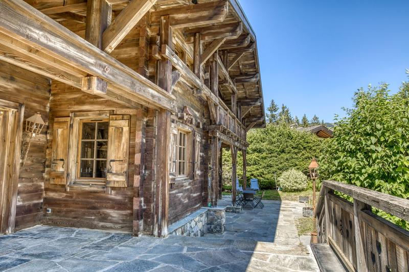 Châlet - 383 m² - 8 pièces