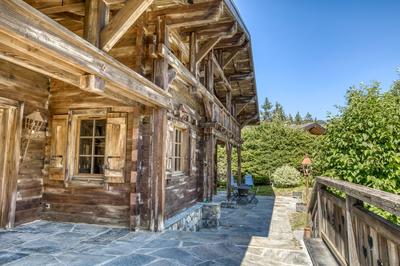 Châlet - 383 m² - 8 pièces
