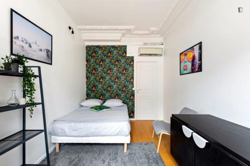 Chambre - 12 m² - 11 pièces