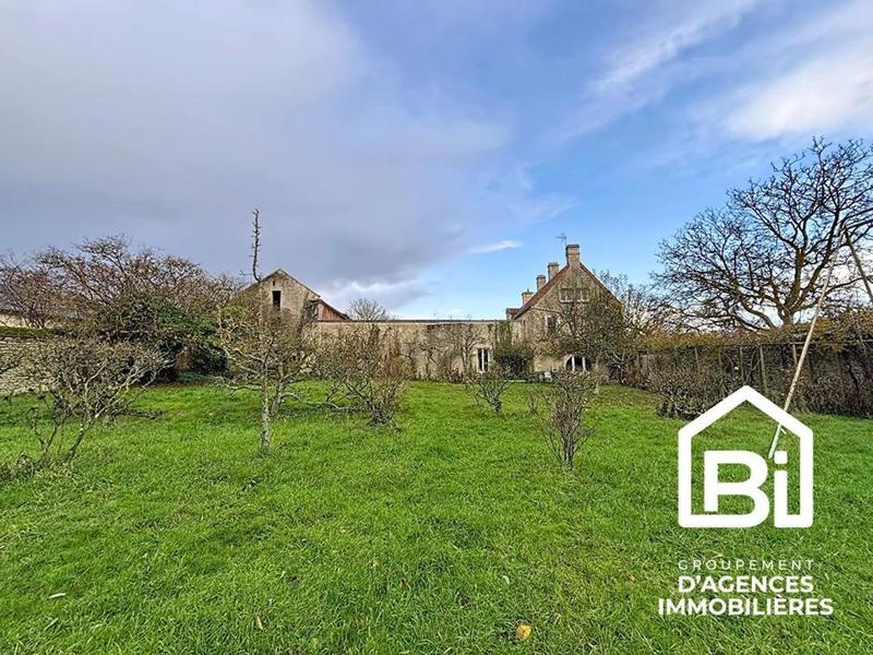 Corps de ferme - 300 m² - 9 pièces