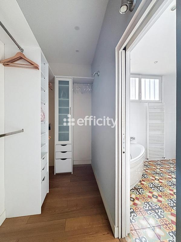 Maison - 206 m² - 9 pièces