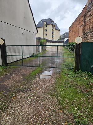 Parking / Garage - 121 m²