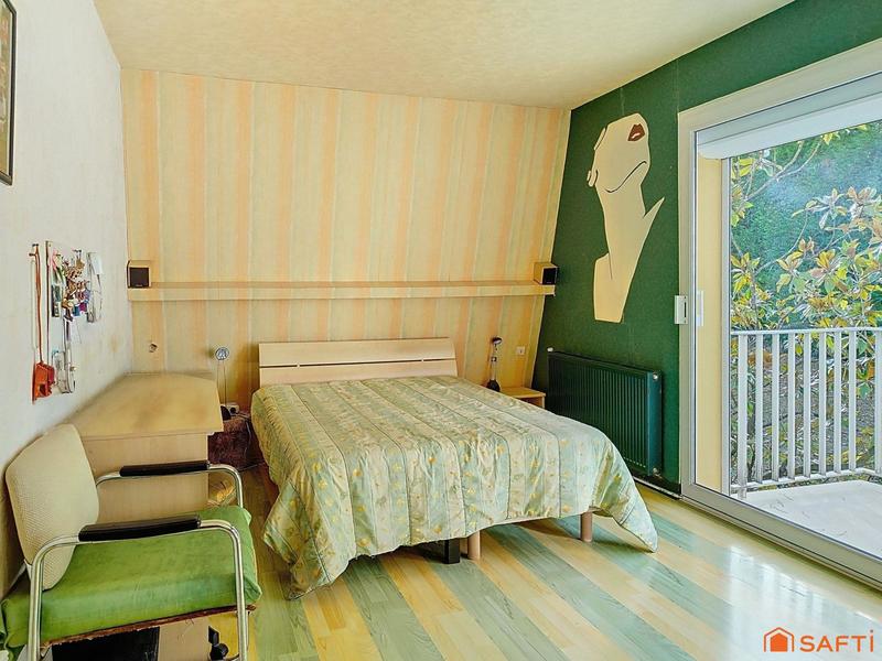 Maison - 300 m² - 11 pièces