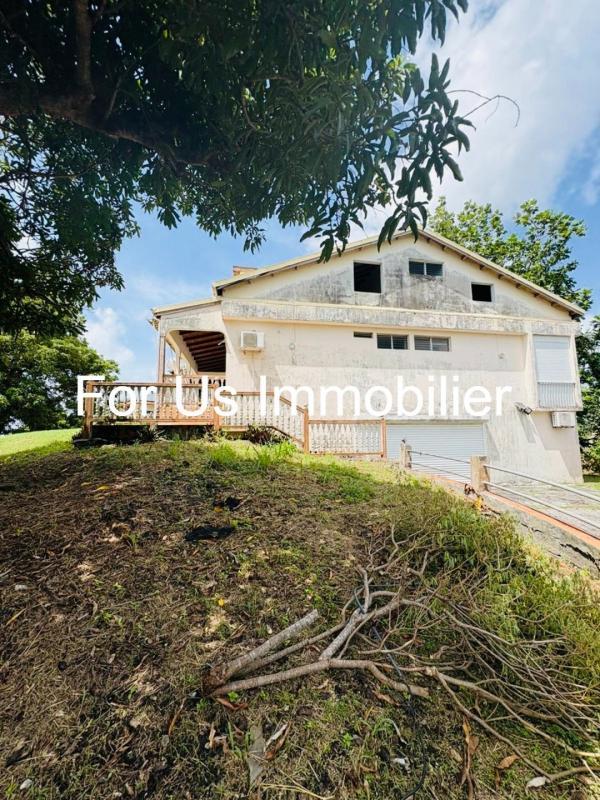 Maison - 262 m² - 8 pièces