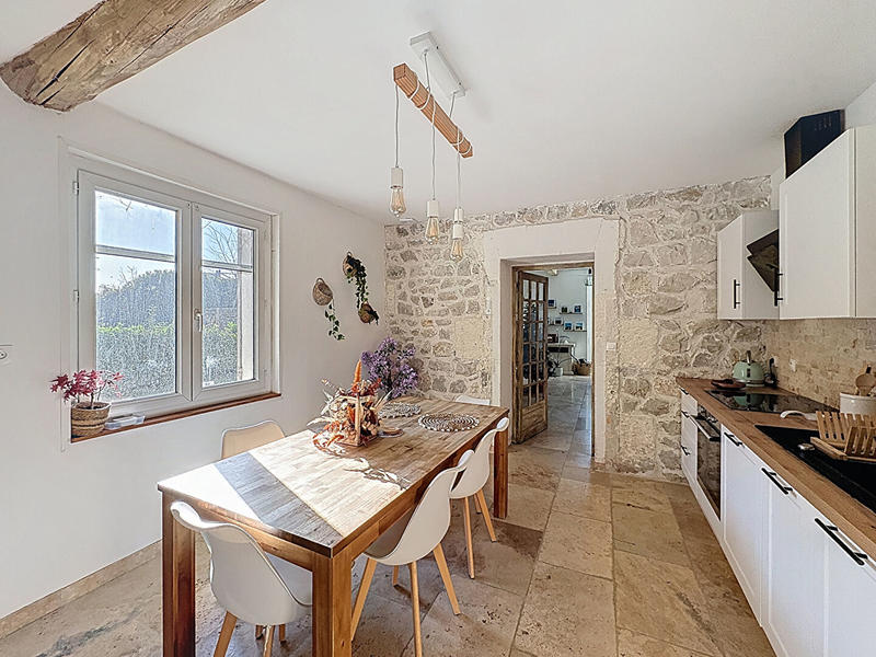 Maison - 93 m² - 4 pièces