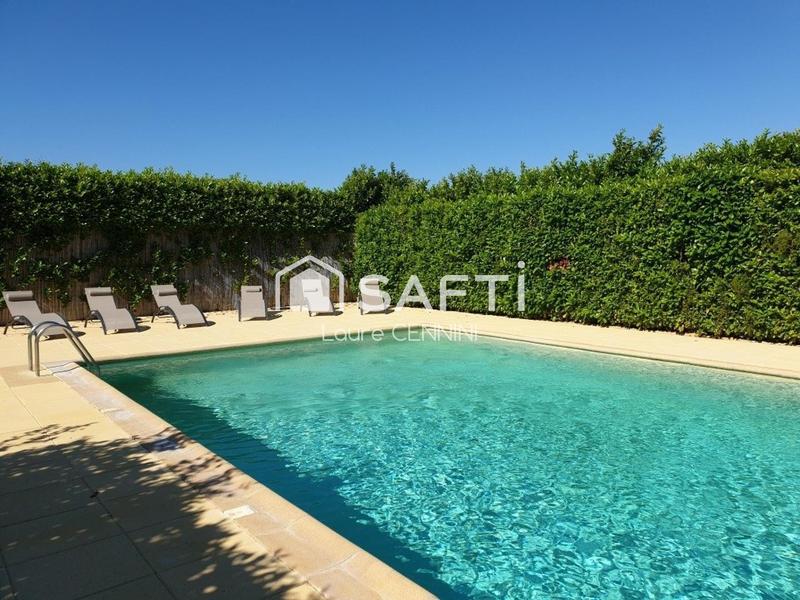 Local commercial - 1 050 m² - 35 pièces