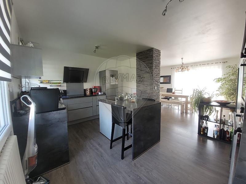 Maison - 94 m² - 4 pièces