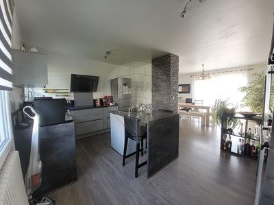 Maison - 94 m² - 4 pièces