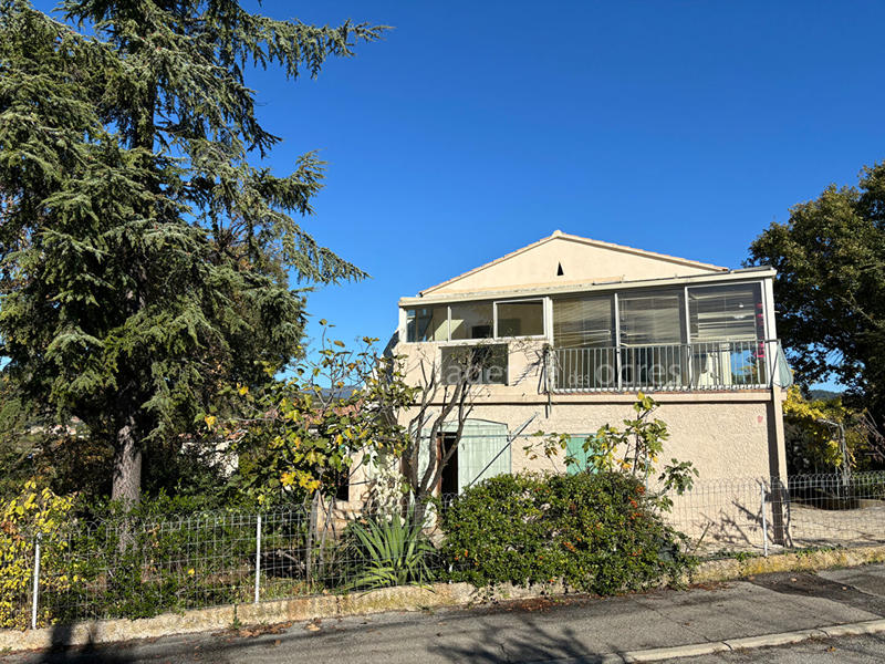 Maison - 174 m² - 9 pièces