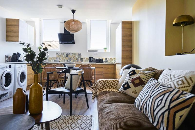 Appartement - 99 m² - 7 pièces