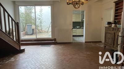 Maison - 230 m² - 11 pièces