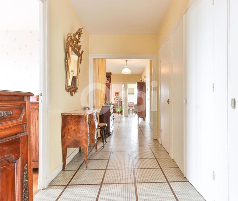 Appartement - 153 m² - 6 pièces