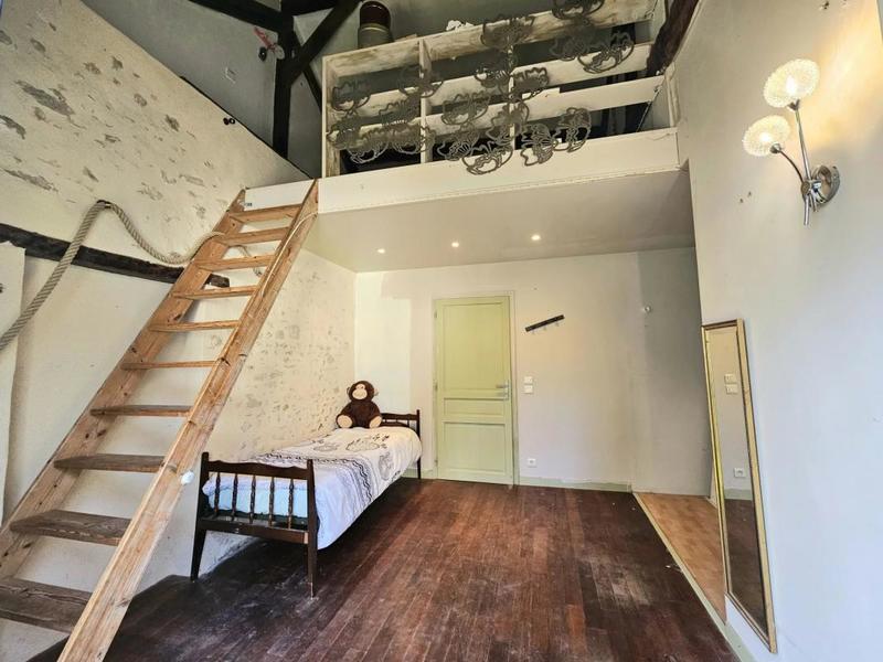 Maison - 243 m² - 9 pièces