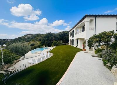 Maison - 203 m² - 6 pièces