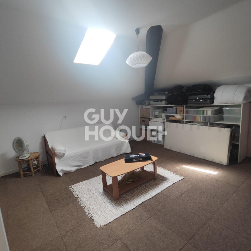 Maison - 210 m² - 215 pièces