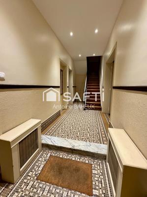 Maison - 229 m² - 9 pièces