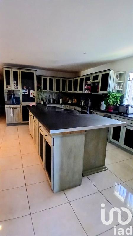 Maison - 217 m² - 11 pièces