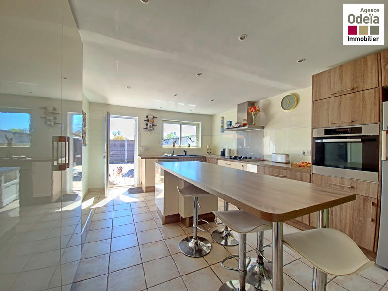 Maison - 143 m² - 5 pièces