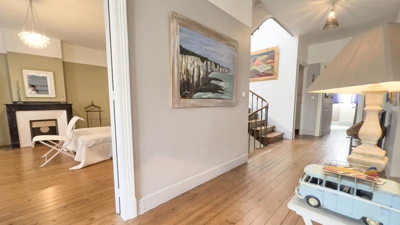 Maison de maîtres - 325 m² - 8 pièces