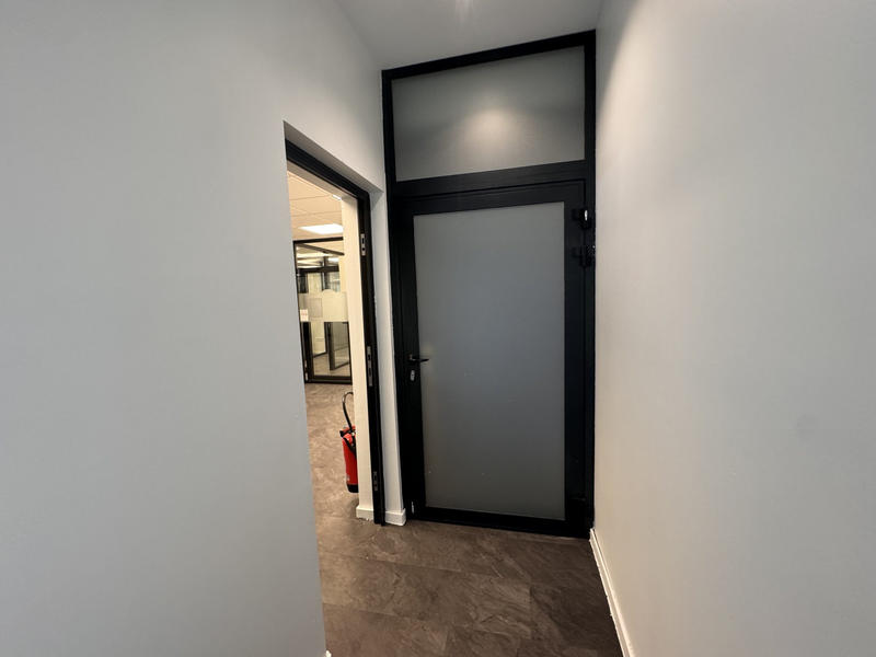 Bureau - 200 m² - 8 pièces