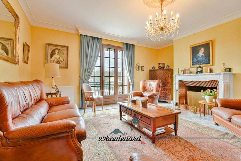 Maison - 170 m² - 8 pièces