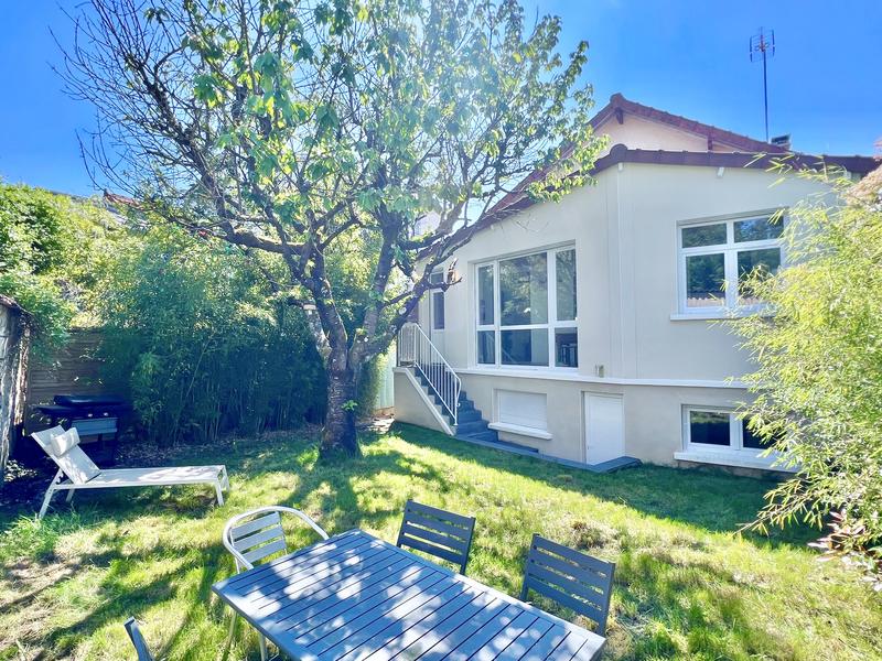 Maison - 171 m² - 8 pièces