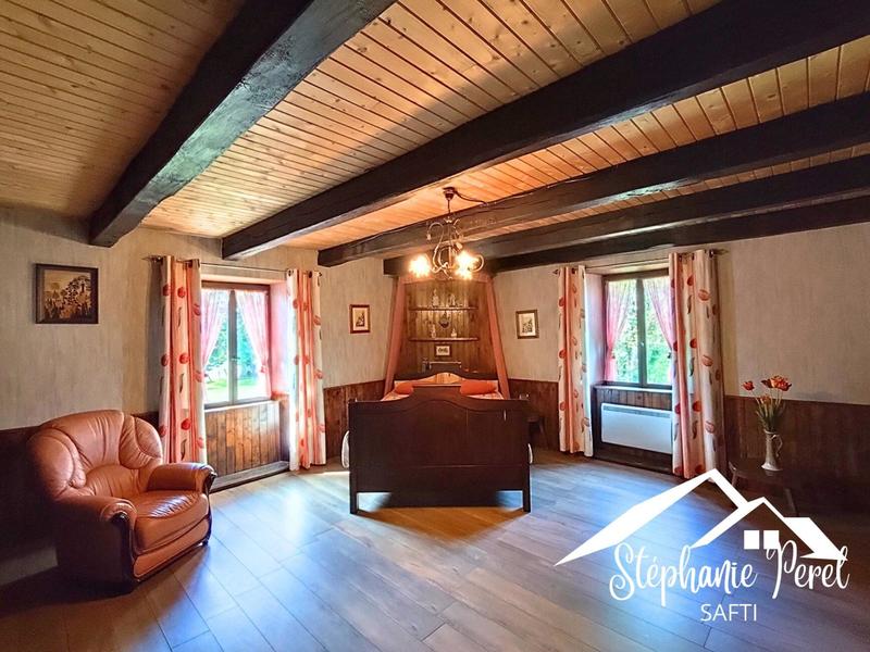 Maison - 210 m² - 6 pièces