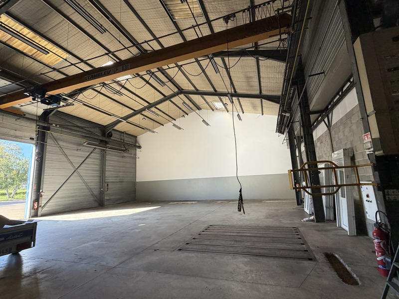 Entrepôt - 430 m² - 1 pièce