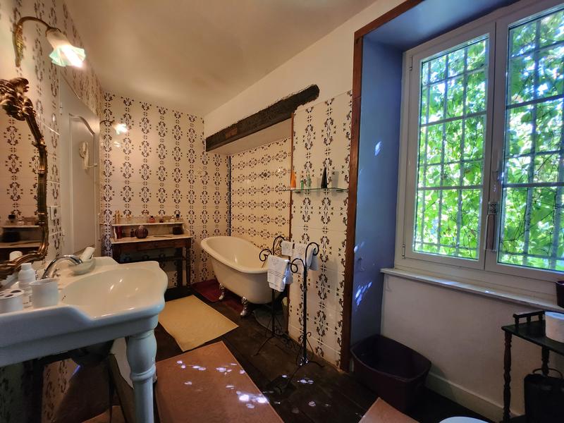 Propriété - 250 m² - 8 pièces