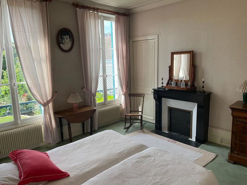 Maison - 300 m² - 9 pièces