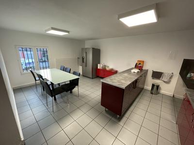 Local d'activités - 670 m²