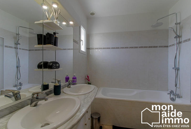 Maison - 88 m² - 4 pièces