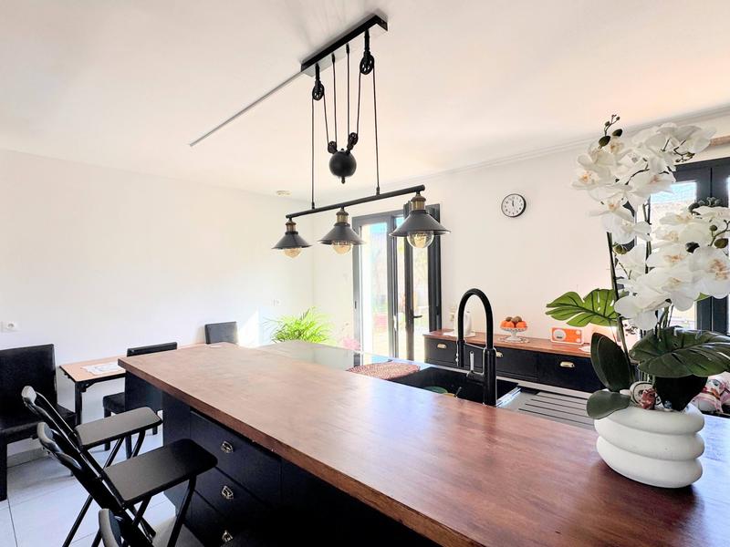 Maison - 102 m² - 5 pièces