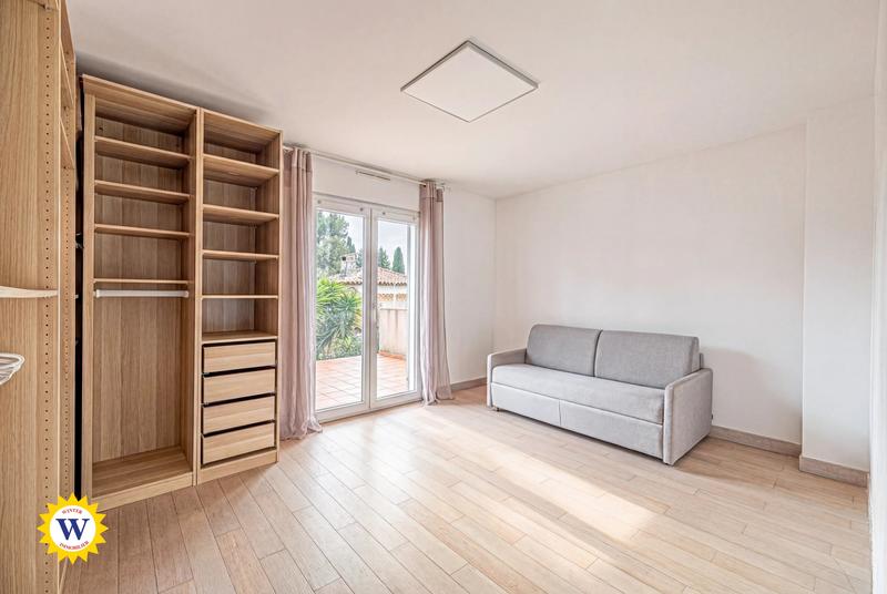 Maison - 198 m² - 7 pièces