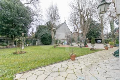 Propriété - 212 m² - 7 pièces