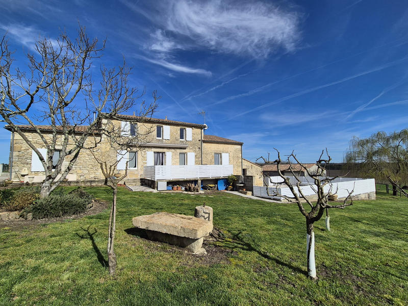 Maison - 226 m² - 7 pièces
