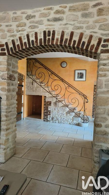 Maison - 470 m² - 8 pièces