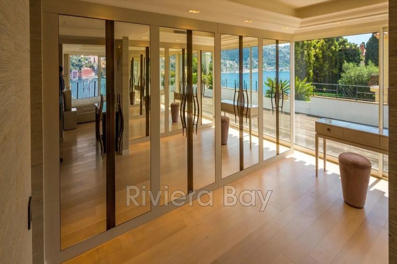 Villa - 437 m² - 7 pièces